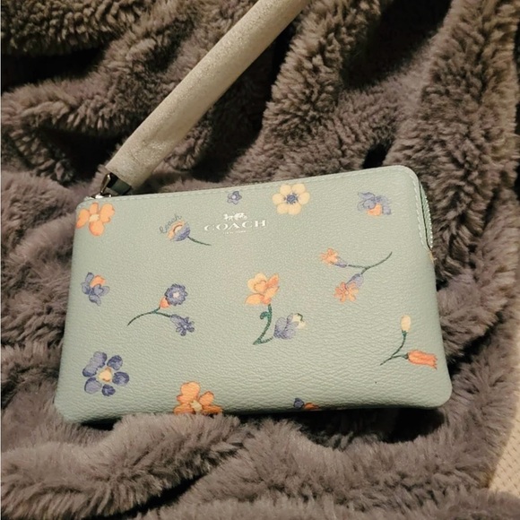 NWOT Coach Canvas Wristlet Wallet With Floral Print Teal Blue - Picture 1 of 2